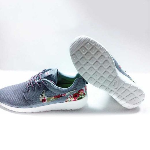 Ảnh của Nike Floral Roshe Customized Running Shoes